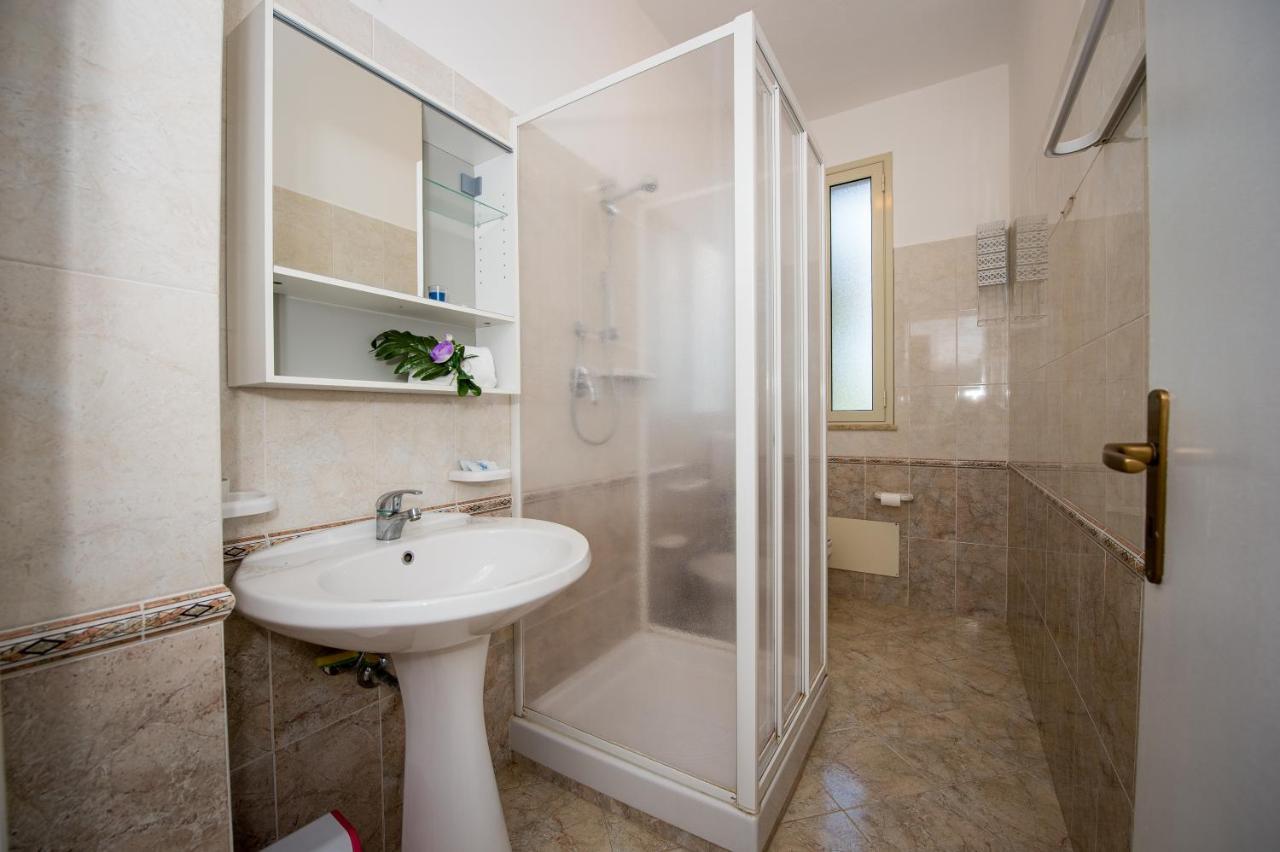 Quadruple Room with Private Bathroom